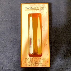 Mannakadar Beauty (Pluck It) 2 piece tweezers